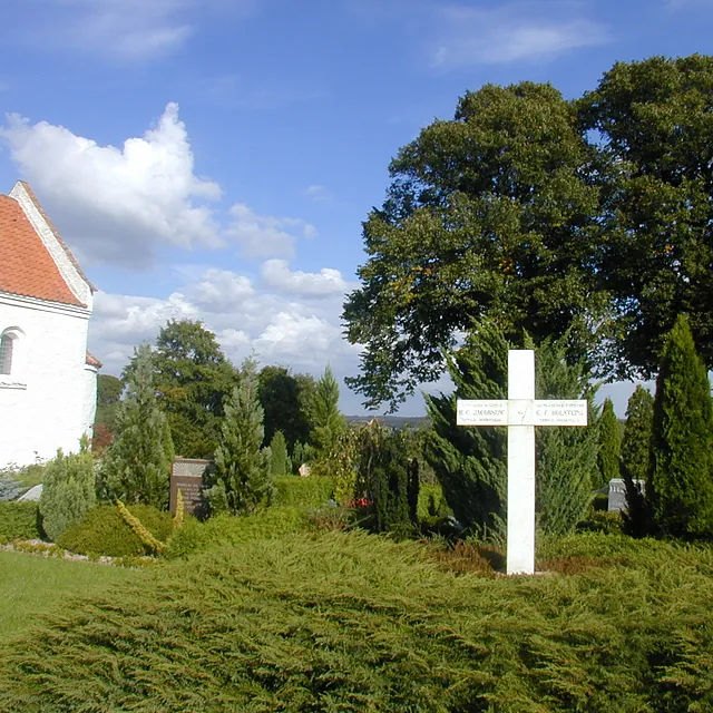 Gravkors og kirke